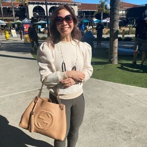 Meet your Posher, Alicia